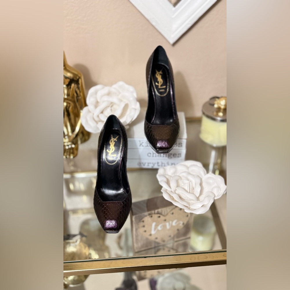 Saint Laurent Brown Textured Pointed-Toe Pumps with Subtle Purple Sheen - Picture 5 of 14